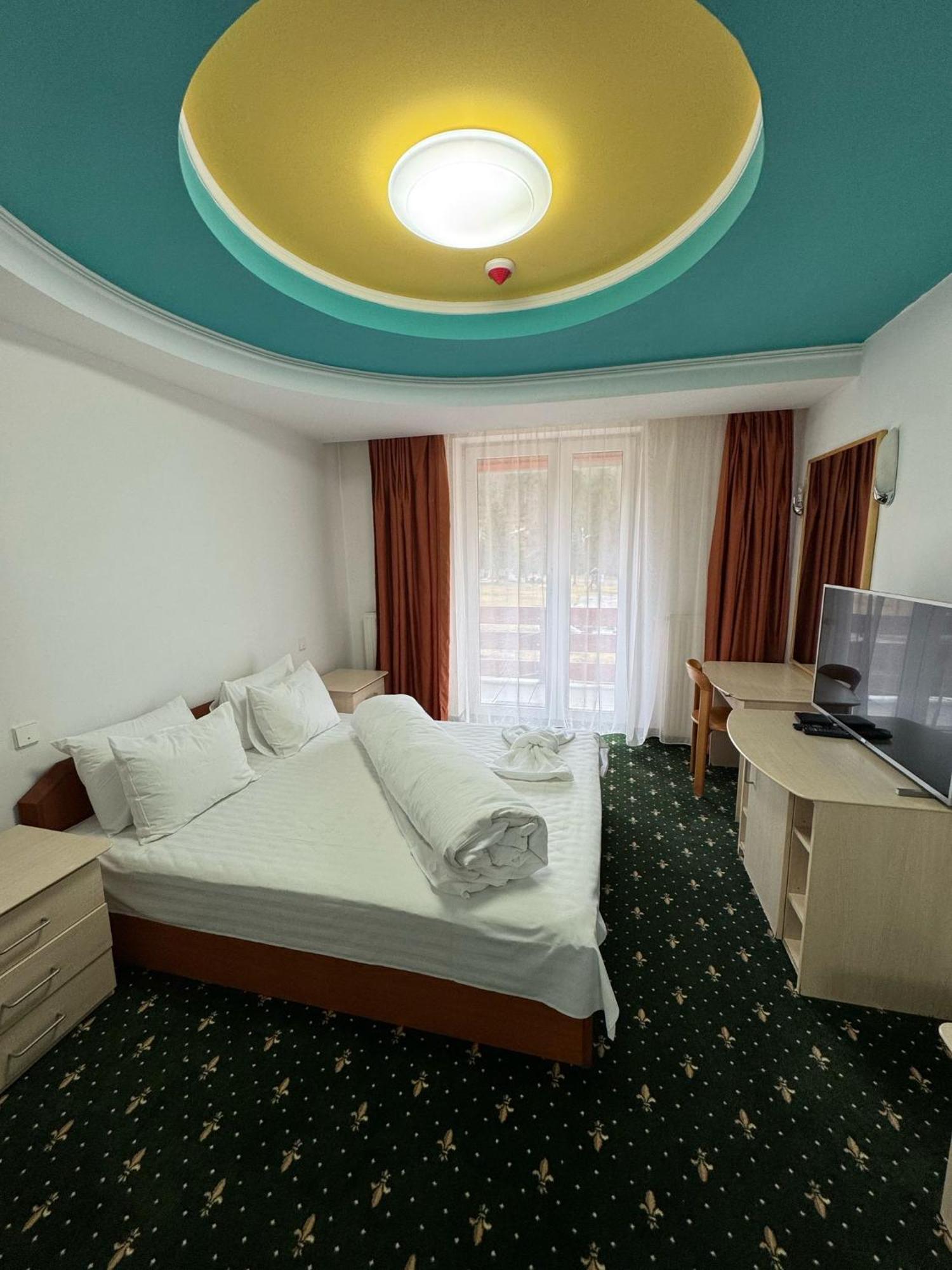 Hotel Iadolina Stana de Vale Exteriér fotografie
